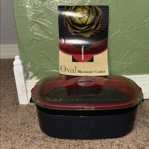 Tupperware Oval Microwave Cooker NEVER USED
